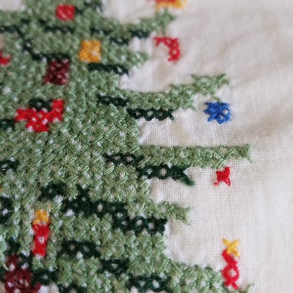 2 -TWO Vintage Lillian Vernon Christmas Tree Guest Towels Cross Stitch Bathroom - Picture 12 of 17